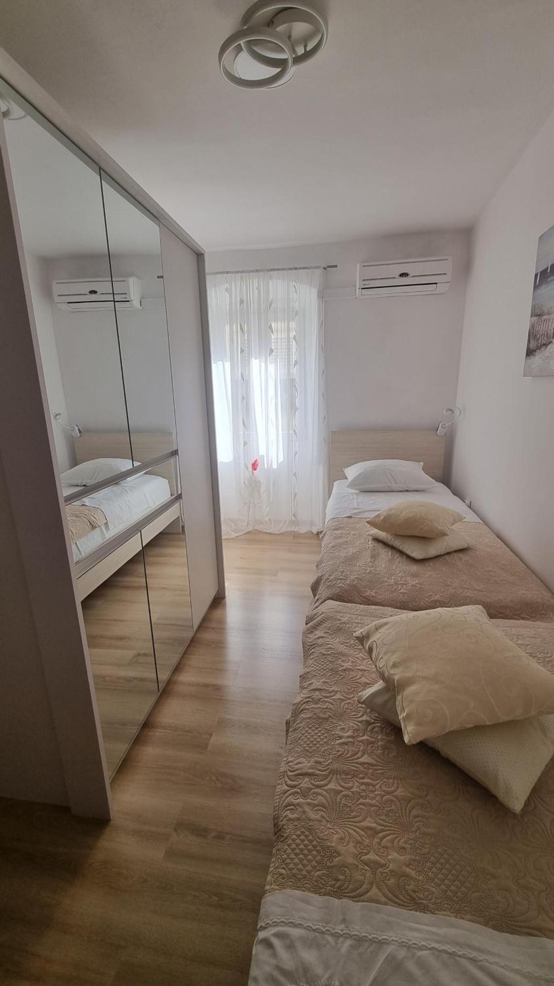 Apartment Vestibul Inn Split Exterior photo